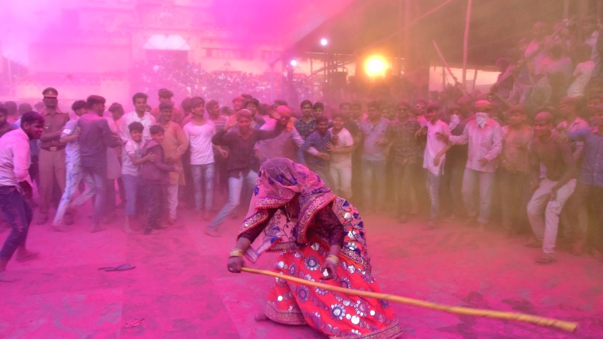 holi