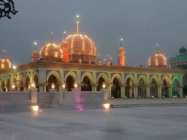 Taj Bhaug Urus