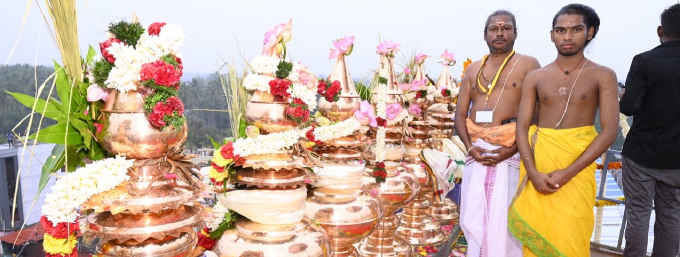 Consecration festival of Masaniamman Temple, Pollachi (Kudamuzhukku vizha)