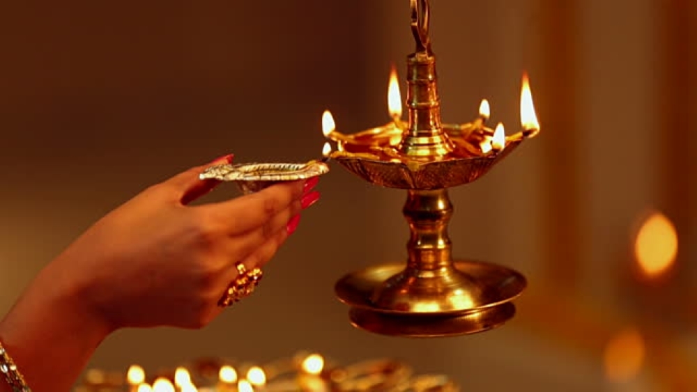 Kuthuvillaku Poojai - Punitha Adaikalamadha Church, Elakkurichi